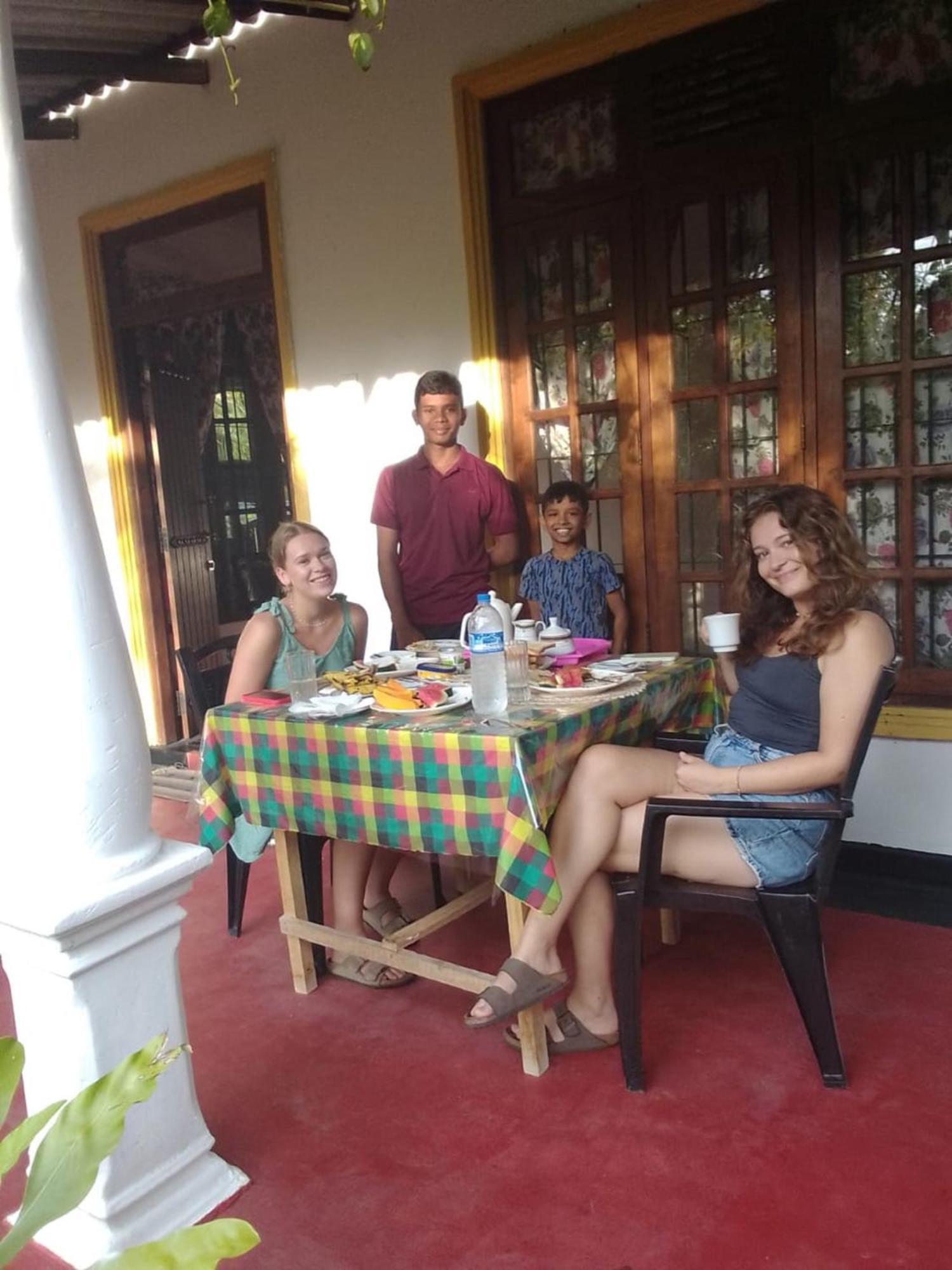 Sanu Home Stay Sigiriya Exteriör bild